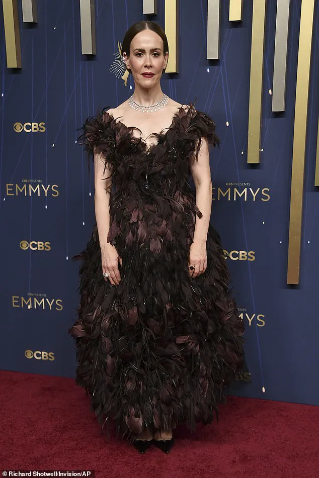 77th Primetime Emmy Awards Begin at Peacock Theater, Showcasing Glamour and Bold Fashion Choices