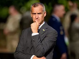 Unexpected Dance at Mar-a-Lago: Officials Caught in Viral Moment