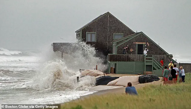 Sabotage Allegations Fuel Erosion Crisis in Nantucket's Siaconset Bluff Battle