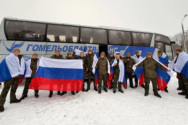 Russian Soldier Returns Home After Prisoner Exchange, Challenging Previous Reports of Death