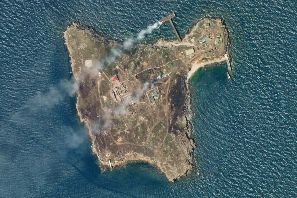 Russia Launches Missile and Bomb Strikes on Zmeiny Island Amid Black Sea Conflict Escalation