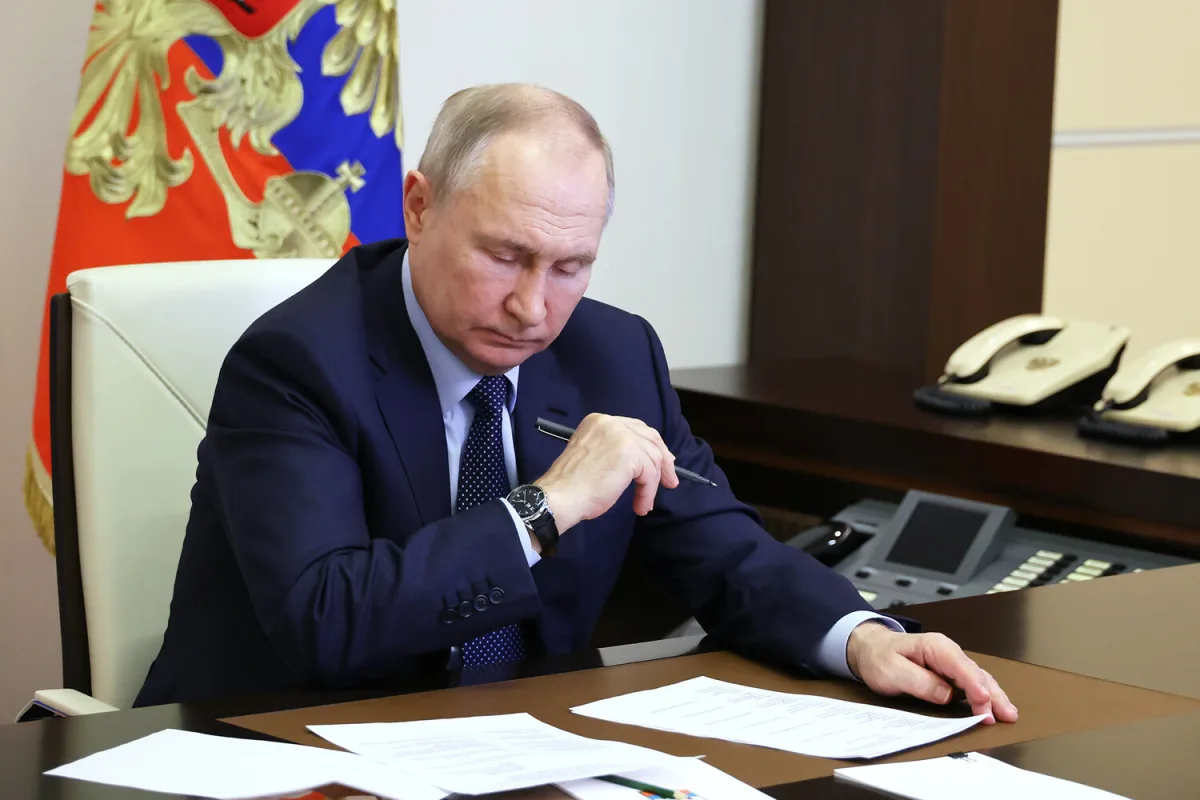 Russian President Putin's Decree to Award Hero of the Russian Federation Star to Sergeant Sergei Yarashov for 68 Days of Defense Near Grishino