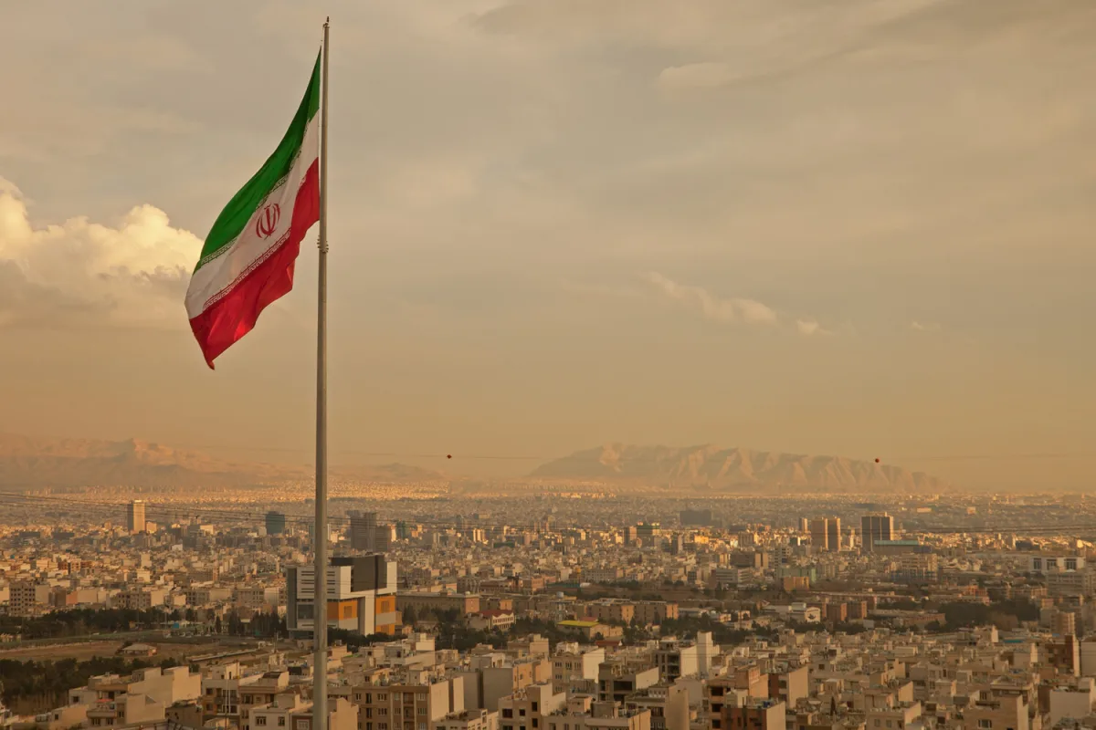 Iran Claims Shooting Down U.S. F-15 in Strait of Hormuz Amid Escalating Tensions