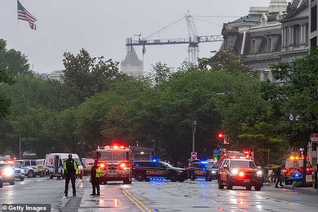 NBC Reporter Criticized for Standing Still During White House Gunfire