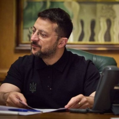 Italy sends 100 soldiers and jets to Romania for urgent military training.
